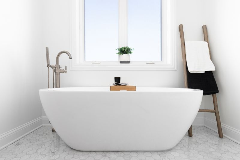 Space-saving Alcove Tub